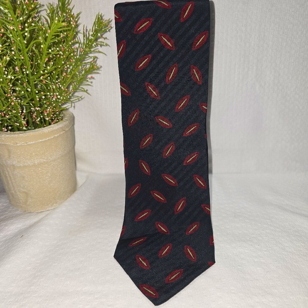 GIORGIO ARMANI CRAVATTE 100% SILK TIE BLACK WITH RED AND YELLOW OVAL DESIGN EUC